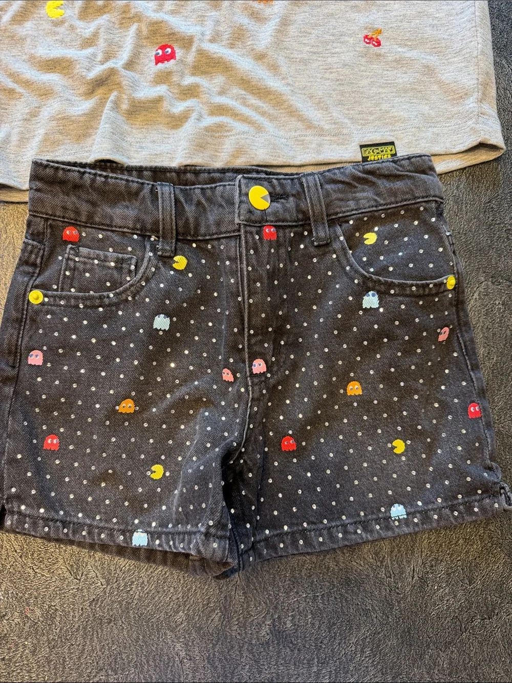Justice Pac-Man Embroidered Gray Tee & Black Dot Shorts Set size 7/8